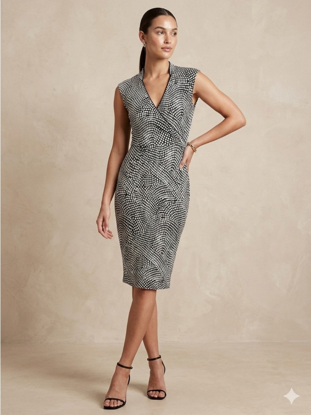 MINT H&M Black & White Swirl Jersey Wrap Midi Dress - Size XS *